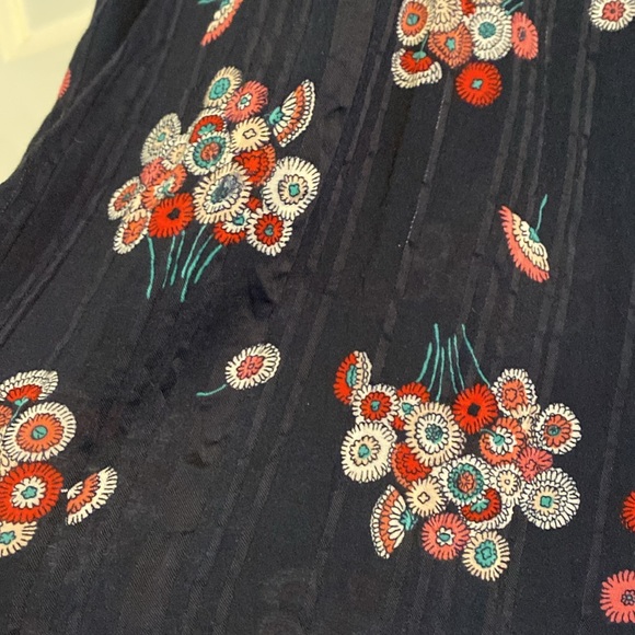 Loft floral split neck top. - Picture 5 of 8